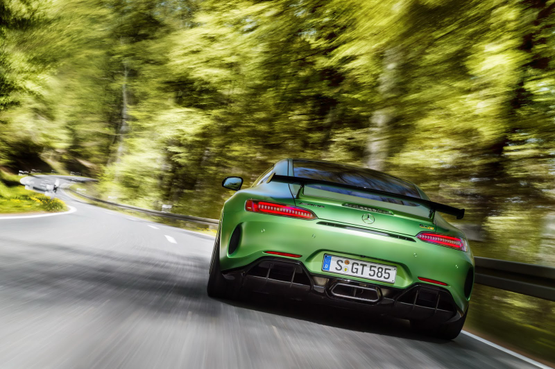 Illustration for article titled Mercedes-AMG GT R: This Is More Of It (And My God Is It Green)